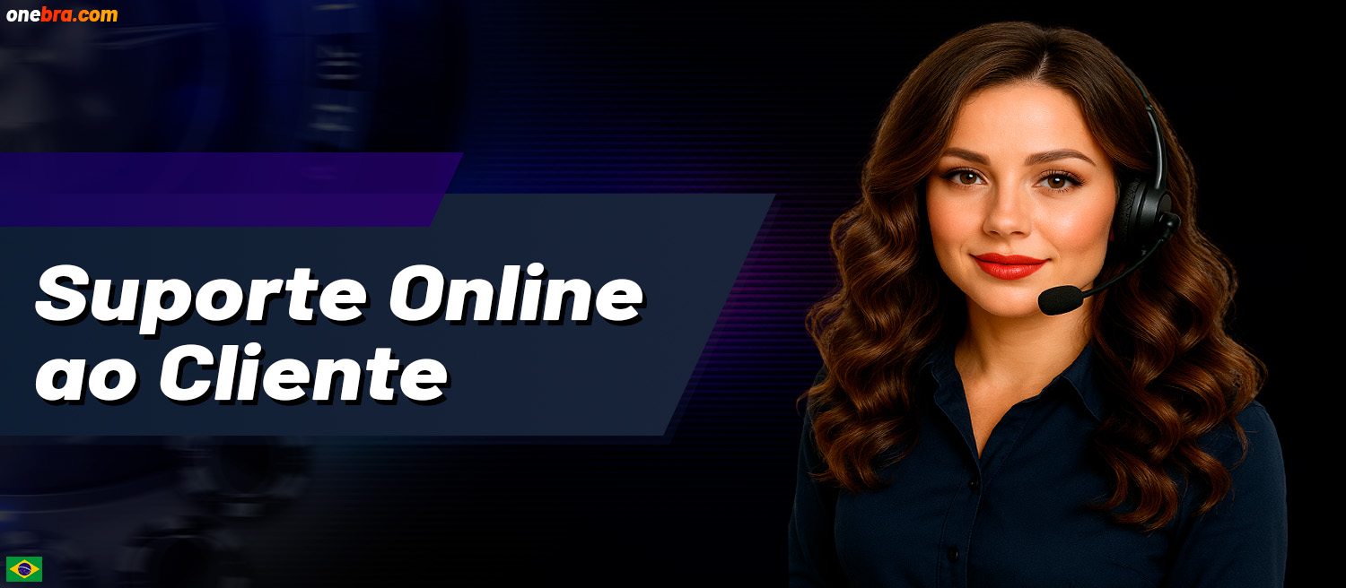 Atendente com fones e microfone, preparada para responder dúvidas e orientar clientes online.